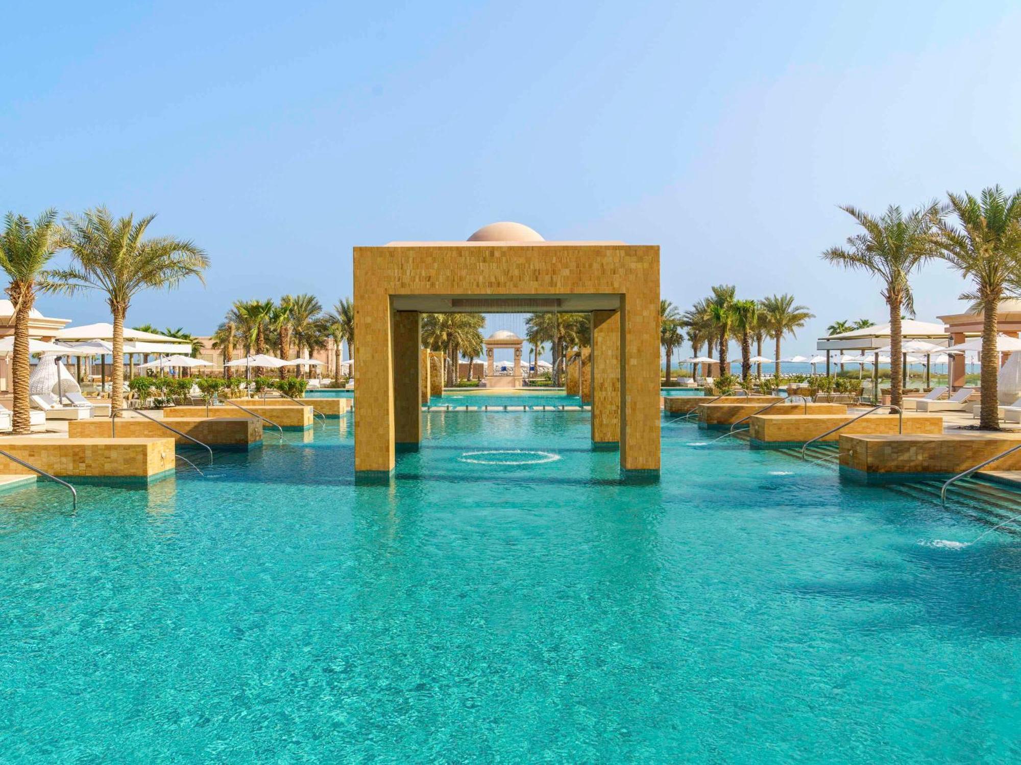 Rixos Marina Abu Dhabi Hotel Exterior foto